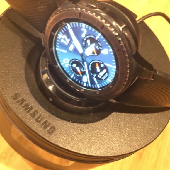 Samsung gear s3 frontier smartwatch - Picture 1 of 3